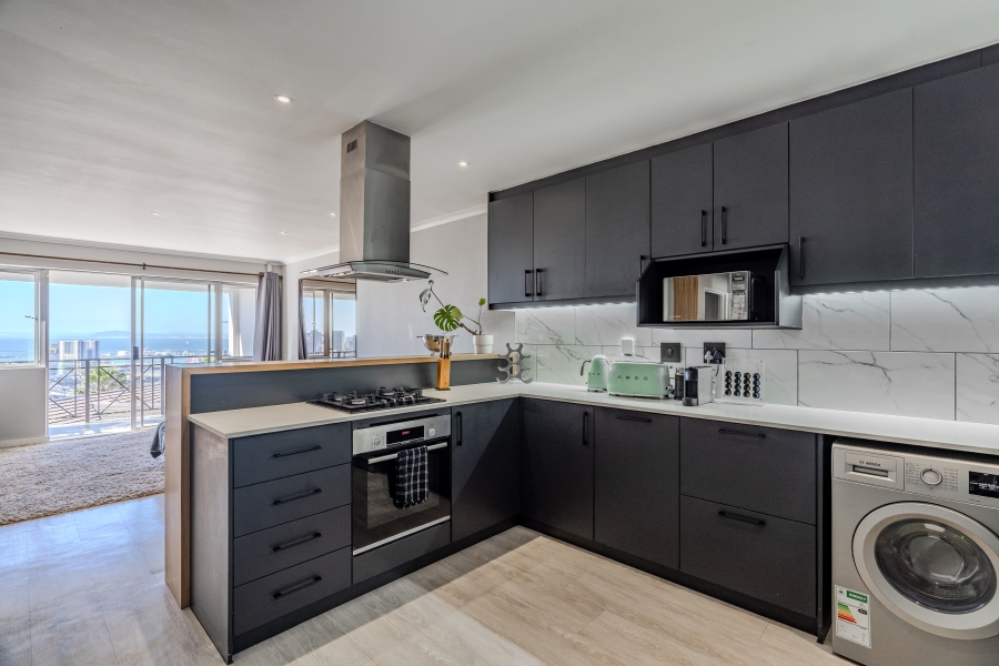 2 Bedroom Property for Sale in Vredehoek Western Cape